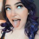 ur_emo_gf leaks from onlyfans