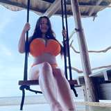 leannecrowonlyfans leaked from onlyfans