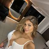 irisoficial1 leaked from onlyfans