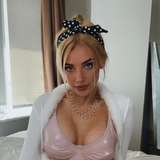 zoe.hart leaked from onlyfans